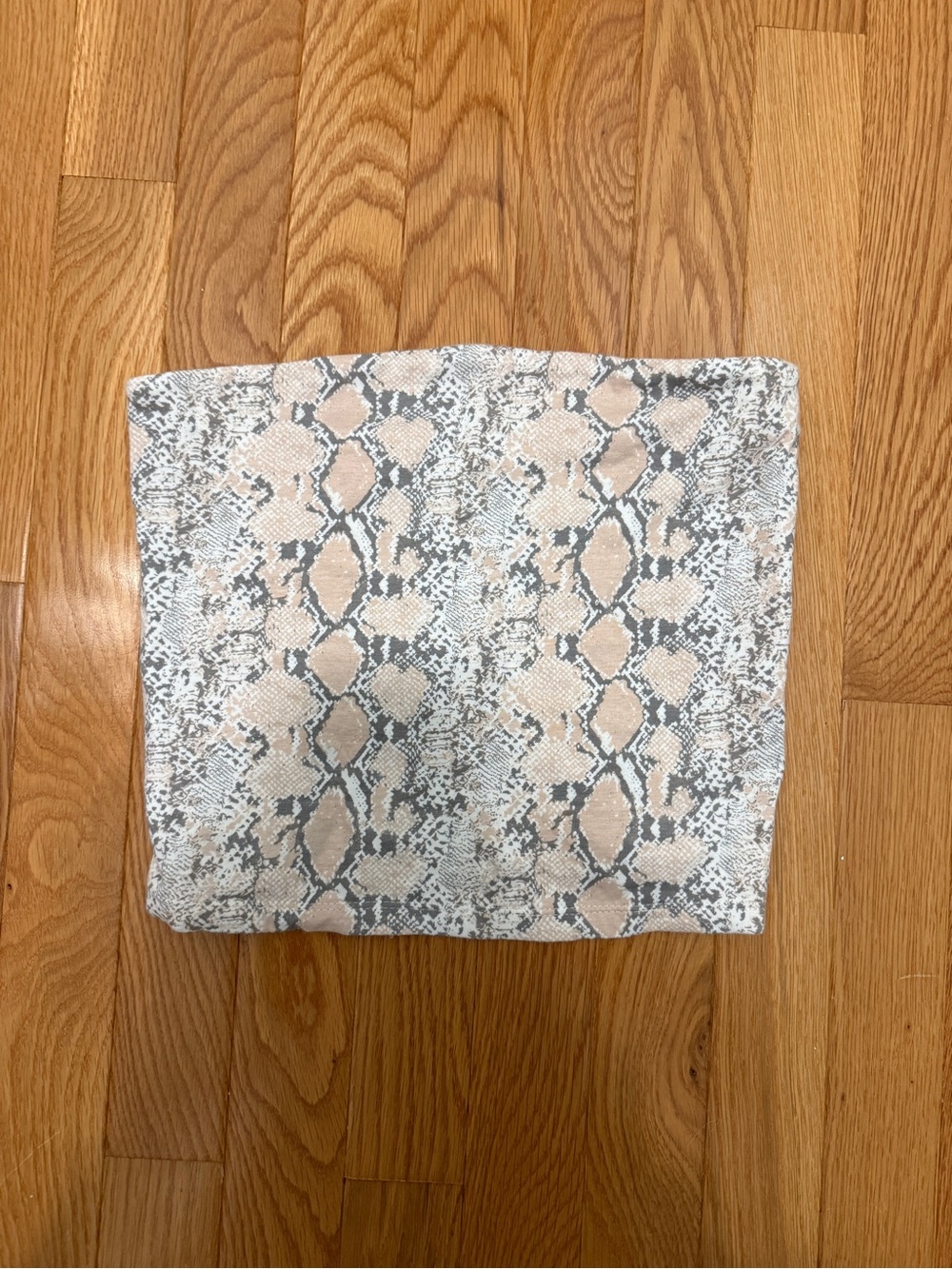 American Eagle Outfitters Beige and Gray Snake Print crop top